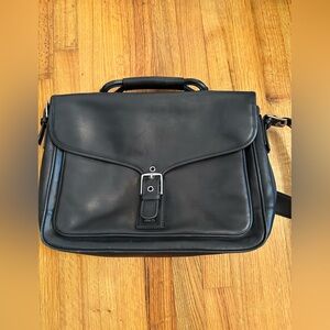 Coach Black Leather Messenger Bag - Pre-owned - B043 -5238